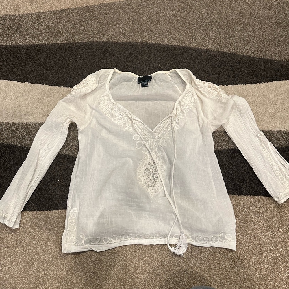 Elegant White Embroidered Women's Top